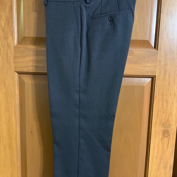 Grey Birdseye suit. - Picture 3 of 3